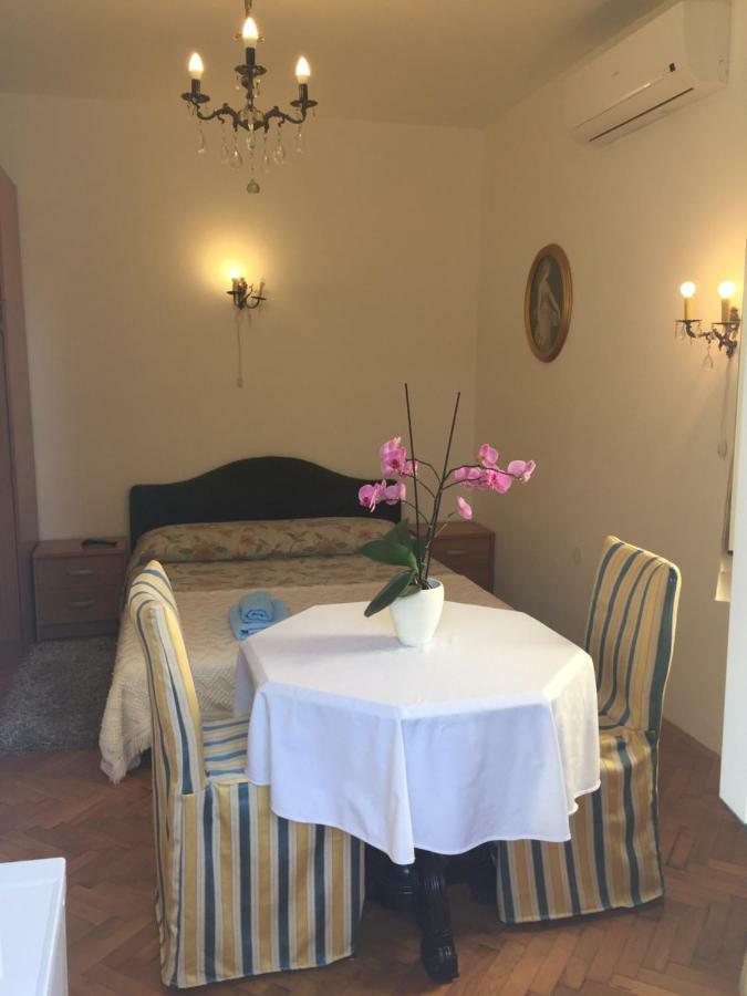 אופטיה Rooms Tusculum מראה חיצוני תמונה