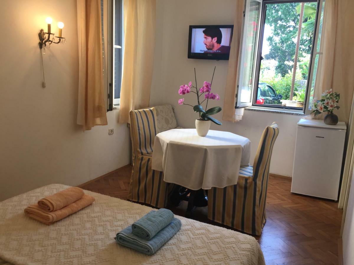 אופטיה Rooms Tusculum מראה חיצוני תמונה