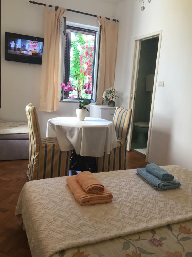 אופטיה Rooms Tusculum מראה חיצוני תמונה
